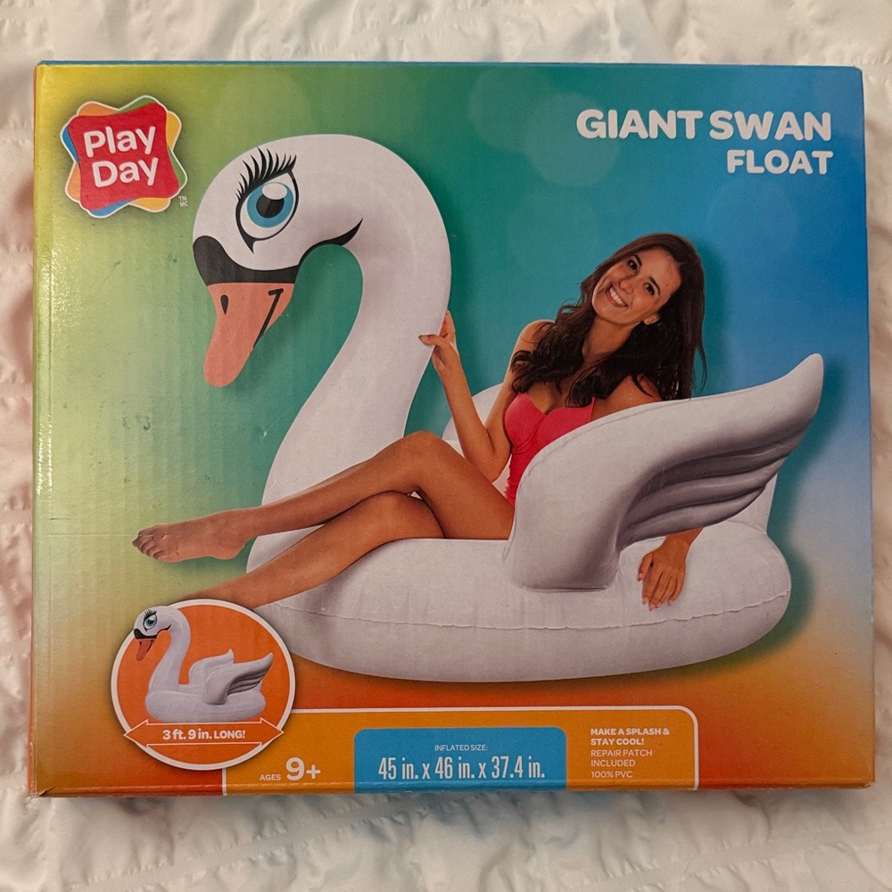 Giant Swan Float